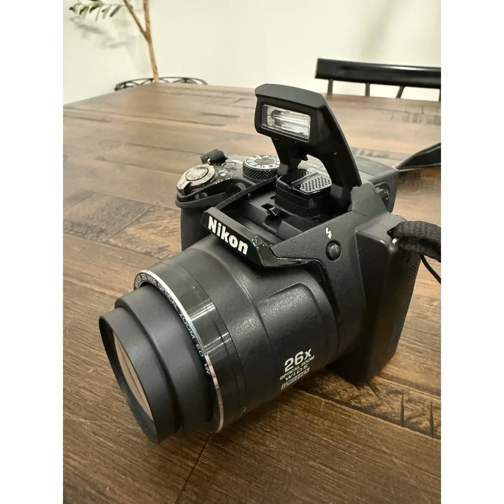 Nikon Coolpix P100 Camera 10.3MP 26x Opt Zoom w/ 2 Batteries Charger Cord Case